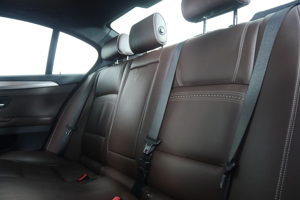 Thumbnail: 2016 BMW 5 Series - 12