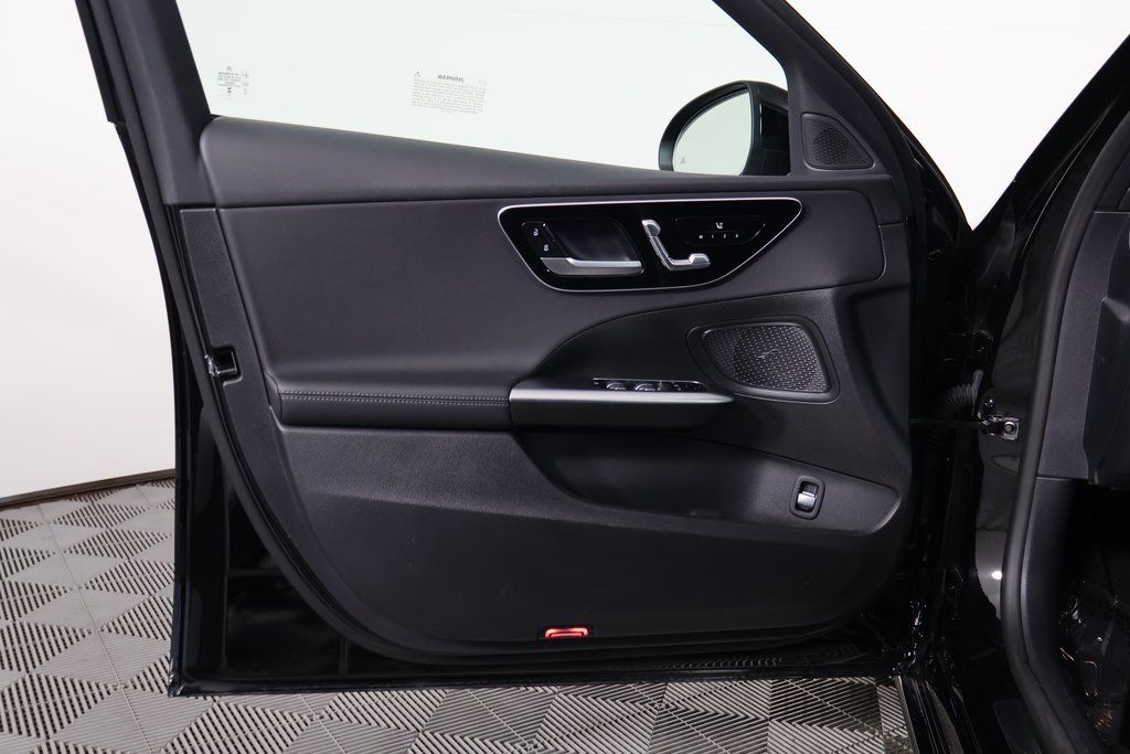 Thumbnail: 2025 Mercedes-Benz C-Class - 12