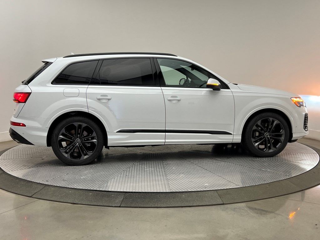 Thumbnail: 2026 Audi Q7 - 7