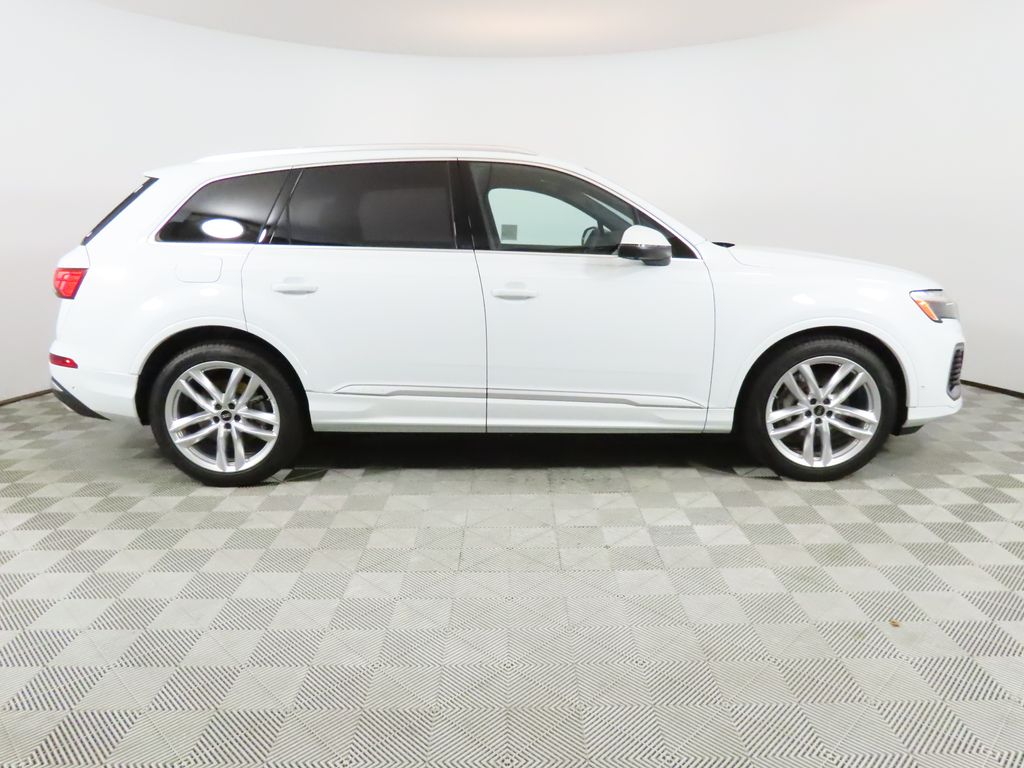 Thumbnail: 2025 Audi Q7 - 6