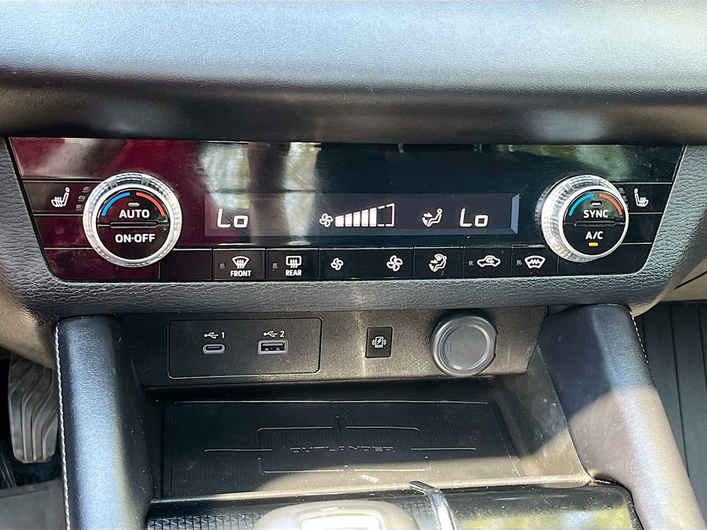 Used 2022 Silver Mitsubishi Black Edition image 15