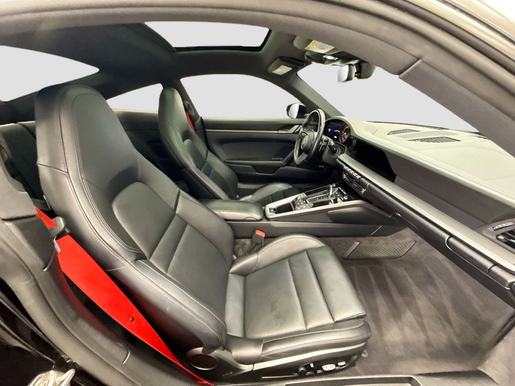 Thumbnail: 2021 Porsche 911 - 19