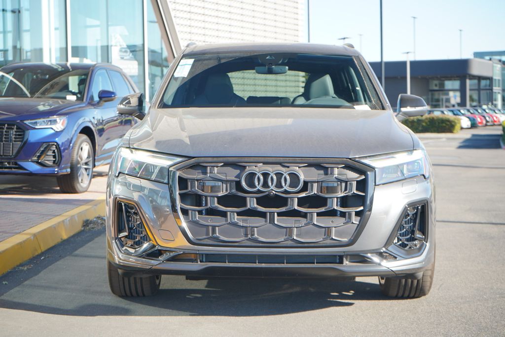 2025 Audi SQ7  6