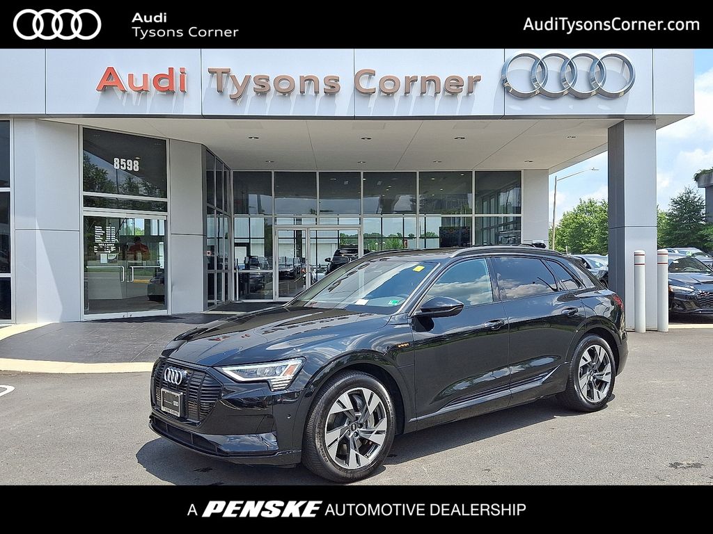Thumbnail: 2022 Audi e-tron - 1