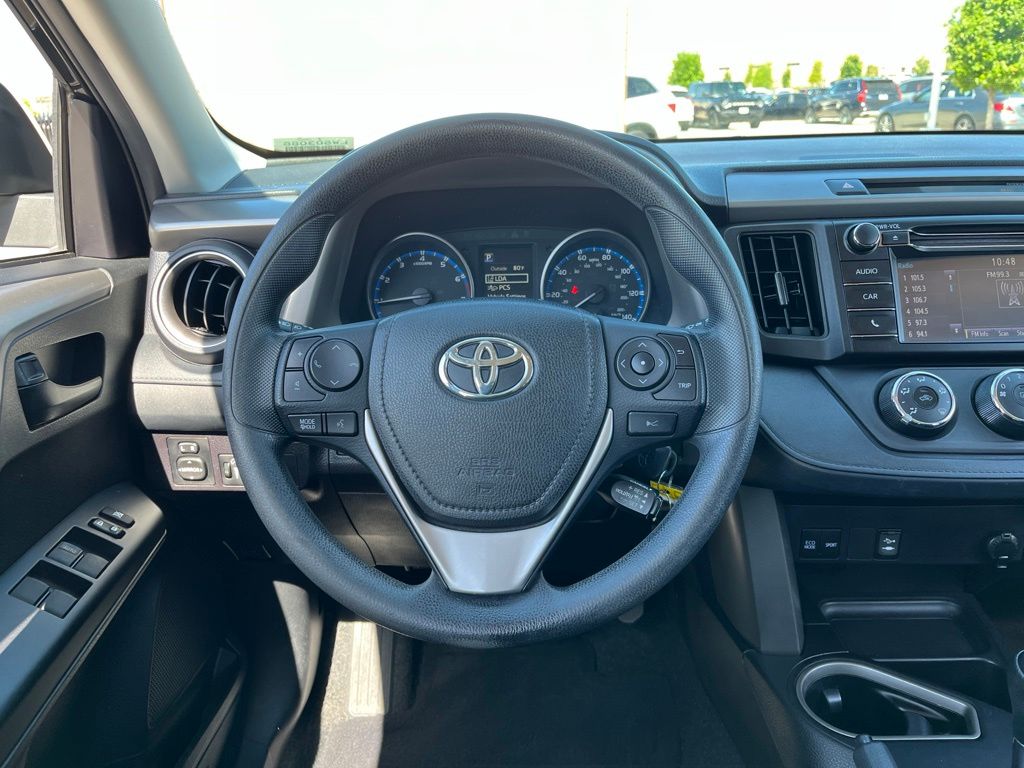 Thumbnail: 2018 Toyota RAV4 - 15
