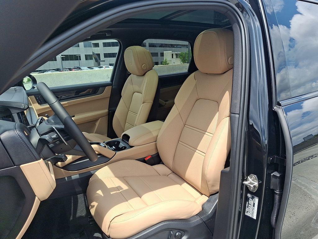 Thumbnail: 2026 Porsche Cayenne - 5