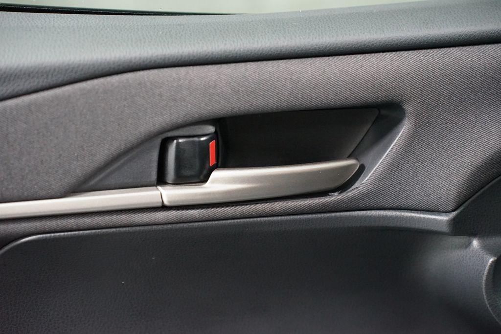 Thumbnail: 2025 Toyota Camry - 32