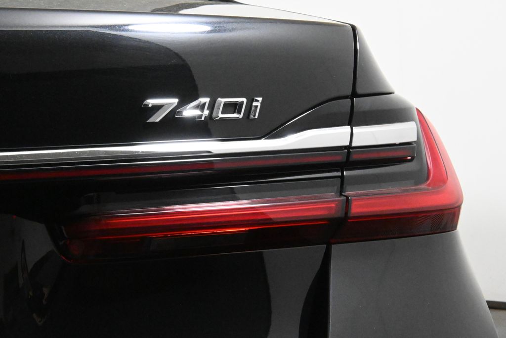 2021 BMW 7 Series 740i xDrive 13