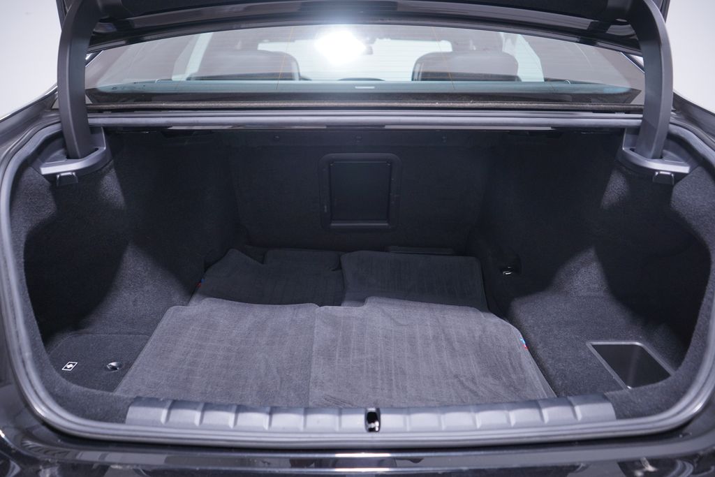 Thumbnail: 2024 BMW 7 Series - 23