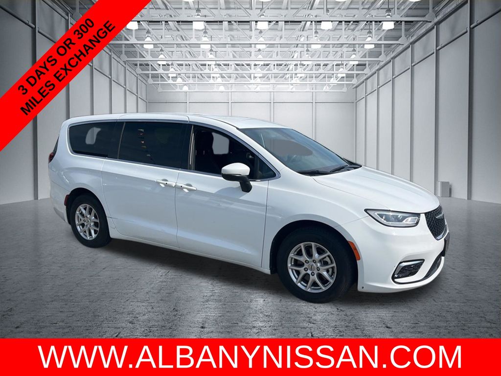 2023 Chrysler Pacifica Touring