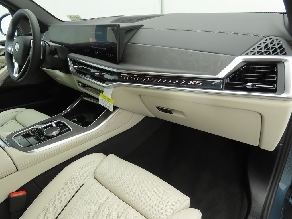 Thumbnail: 2026 BMW X5 - 17