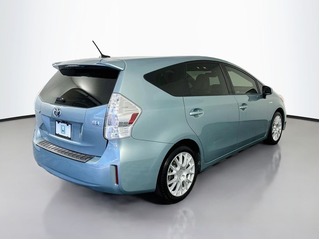 Thumbnail: 2014 Toyota Prius v - 5