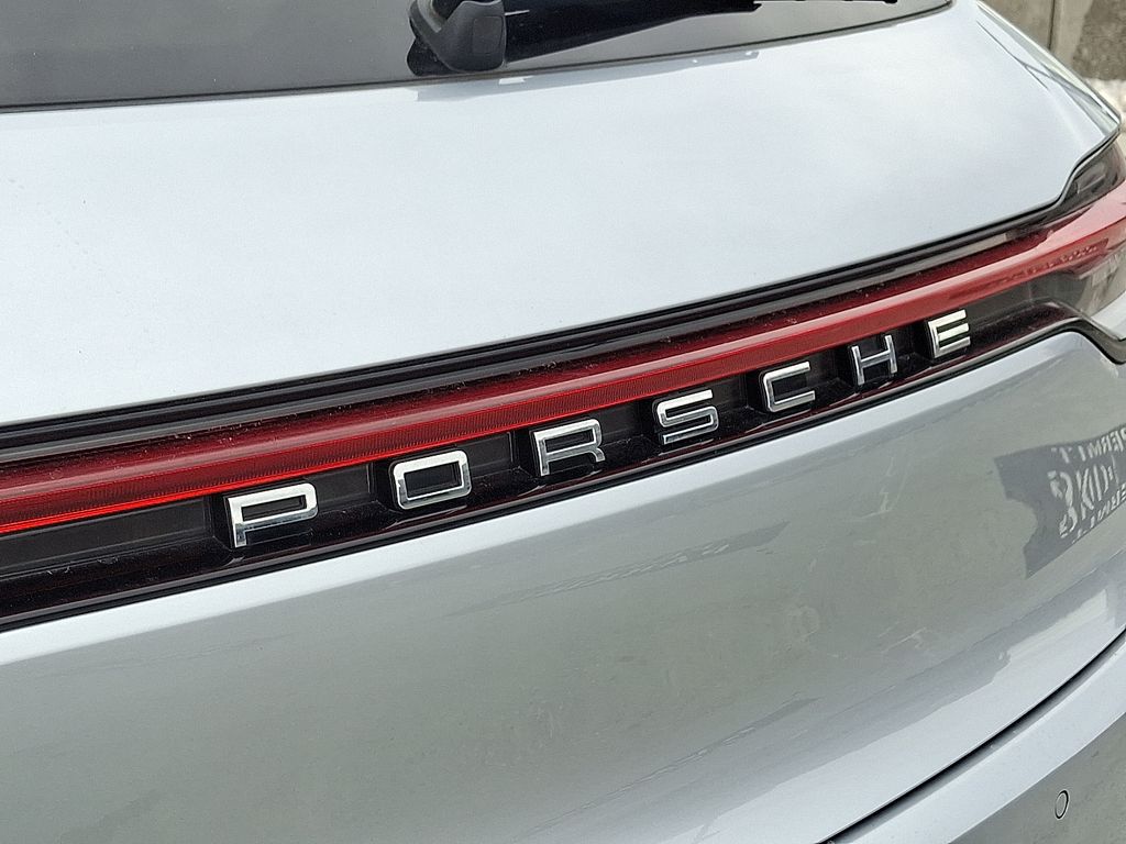 Thumbnail: 2020 Porsche Macan - 32