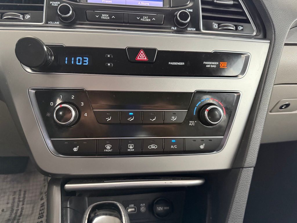 Thumbnail: 2015 Hyundai Sonata - 19