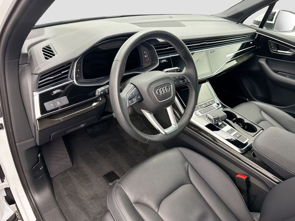 Thumbnail: 2025 Audi Q7 - 9