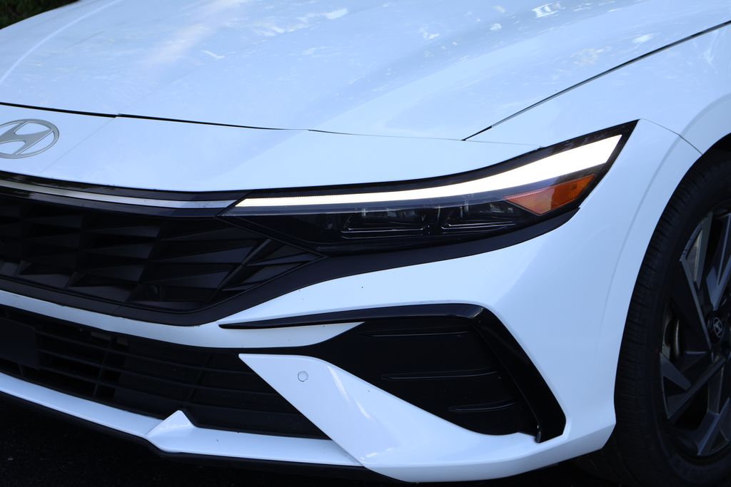 Thumbnail: 2024 Hyundai Elantra - 3