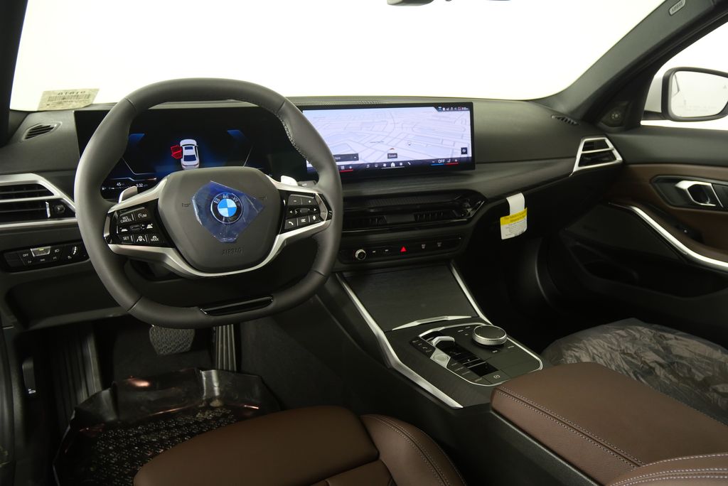 Thumbnail: 2025 BMW 3 Series - 18