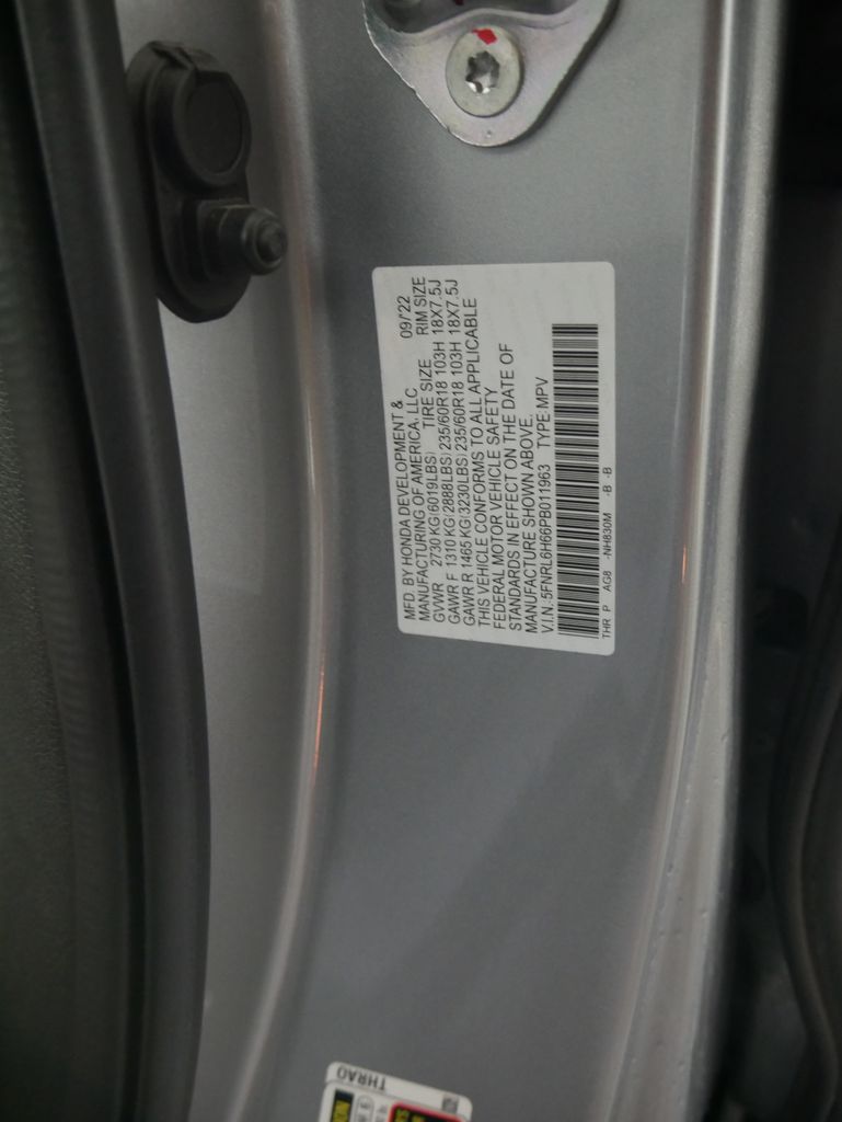 Thumbnail: 2023 Honda Odyssey - 31