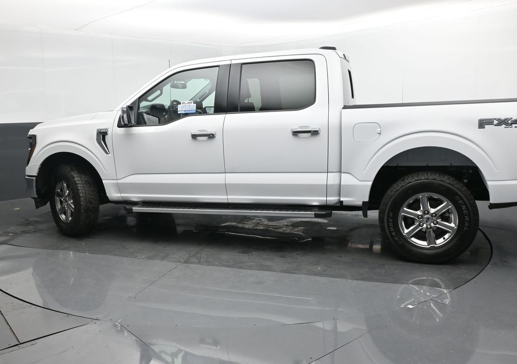 2025 Ford F-150 XLT photo 2