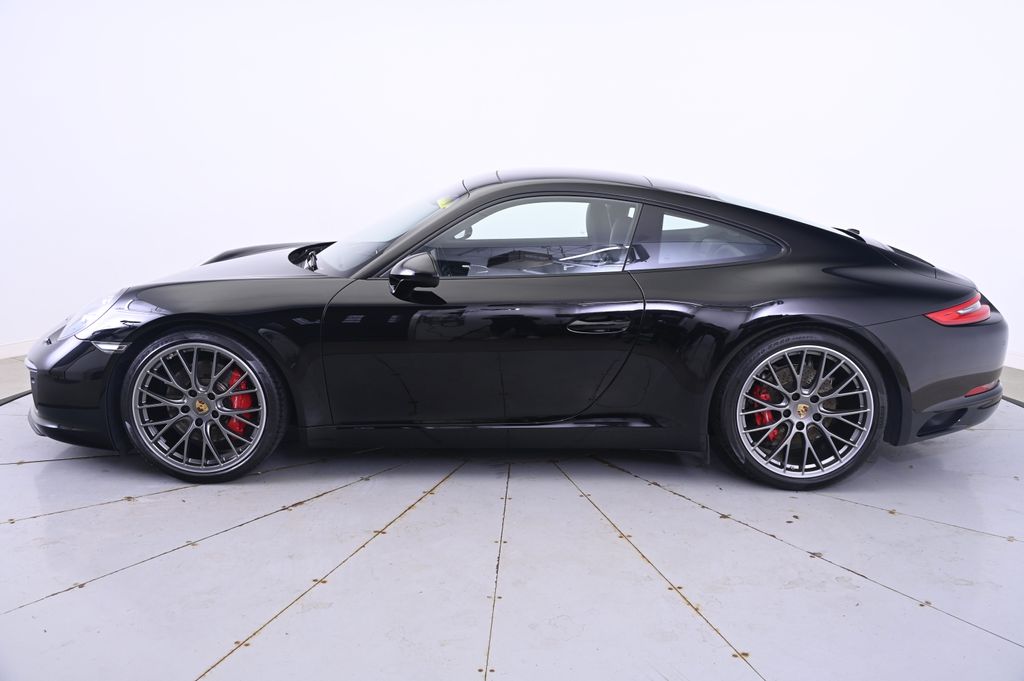 Thumbnail: 2017 Porsche 911 - 2