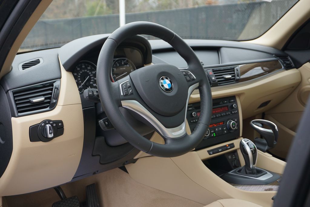 Thumbnail: 2015 BMW X1 - 10