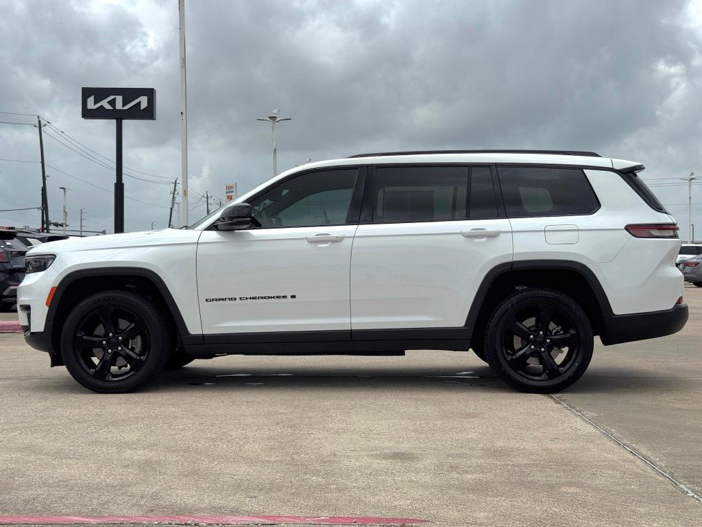 2023 Jeep Grand Cherokee L Altitude White/off-white at River Oaks CDJR