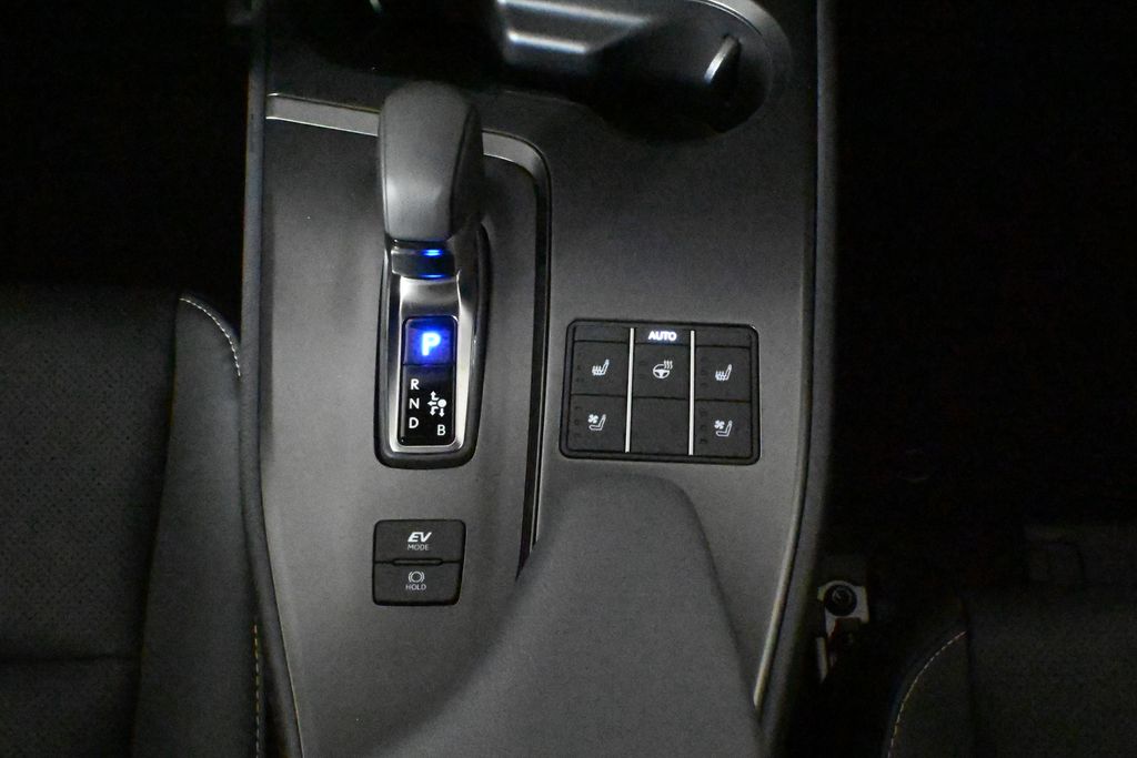 2025 Lexus UX 300h 25