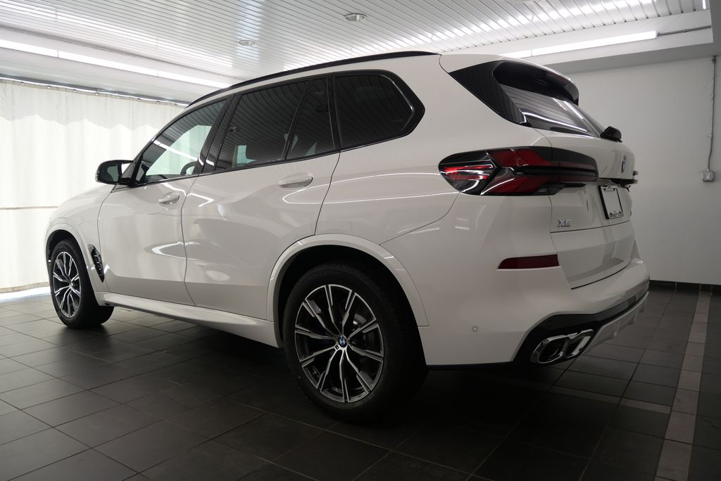 2025 BMW X5 M60i 4