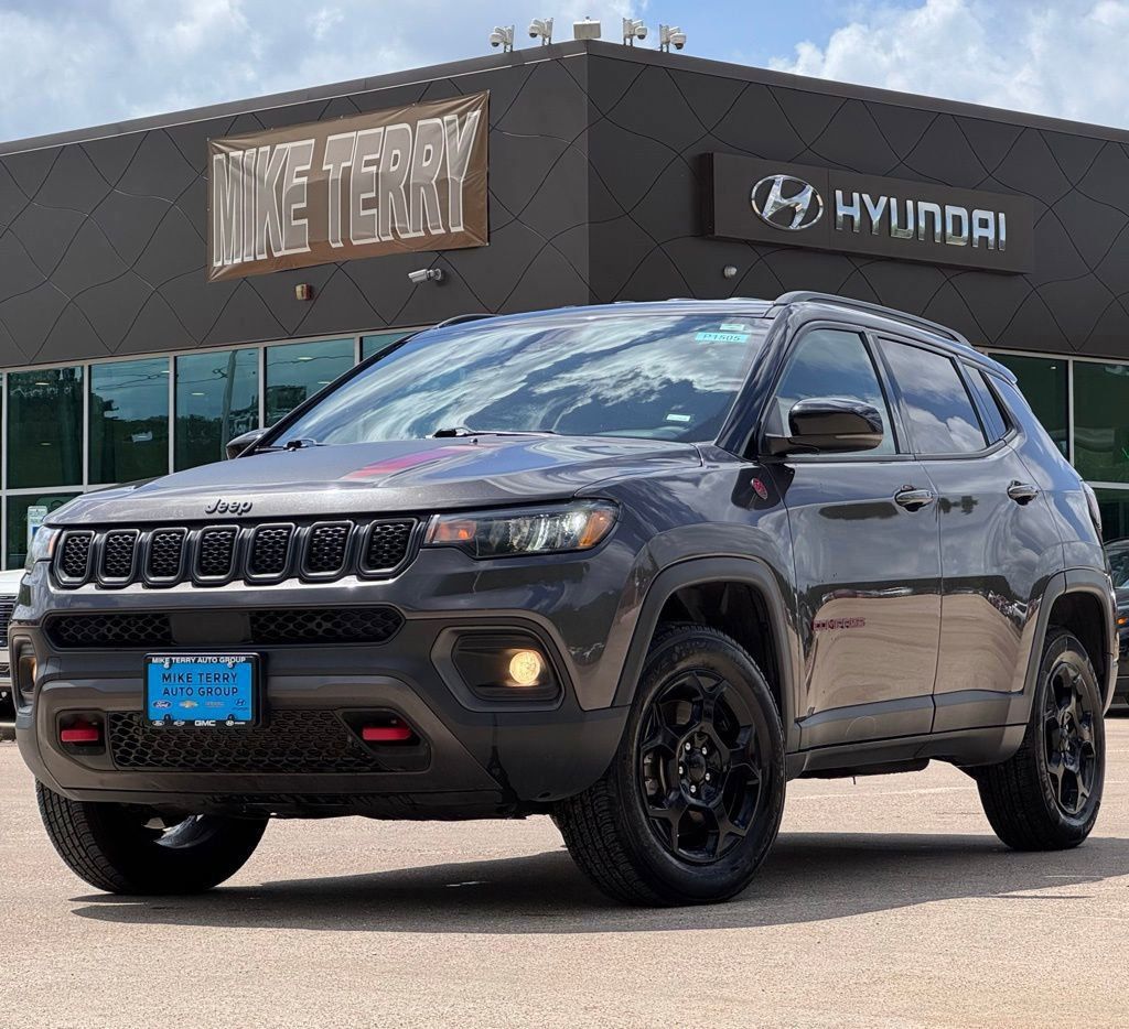 Black Clearcoat 2024 Jeep Compass Trailhawk 4WD SUV / Crossover Four-Wheel Drive 8-Speed Automatic