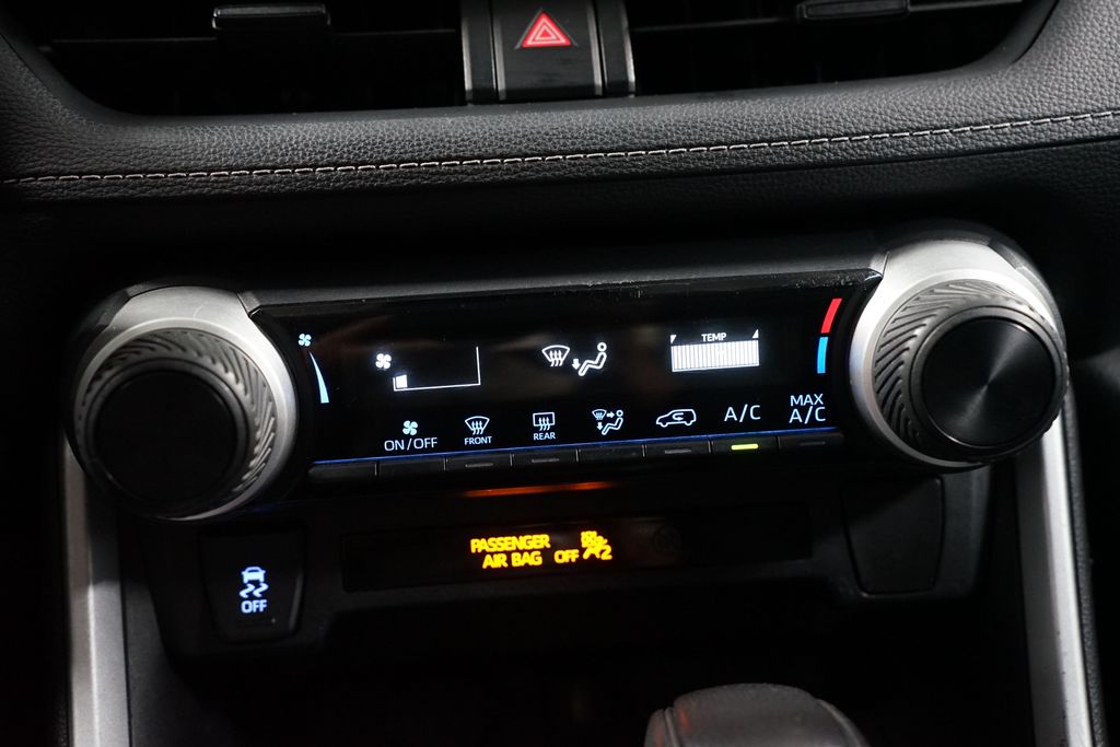 Thumbnail: 2021 Toyota RAV4 - 19