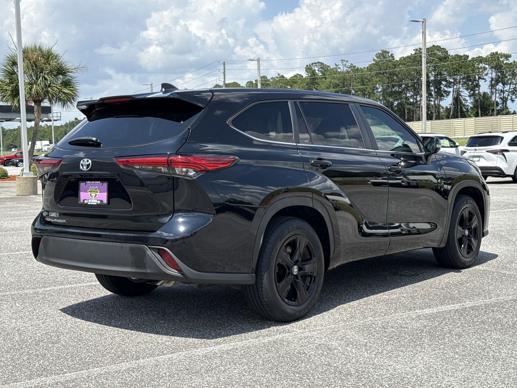 Used 2023 Toyota Highlander SUV