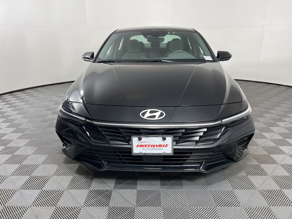 Thumbnail: 2025 Hyundai Elantra - 16