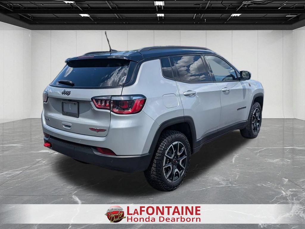 2025 Jeep Compass Trailhawk - Photo 5
