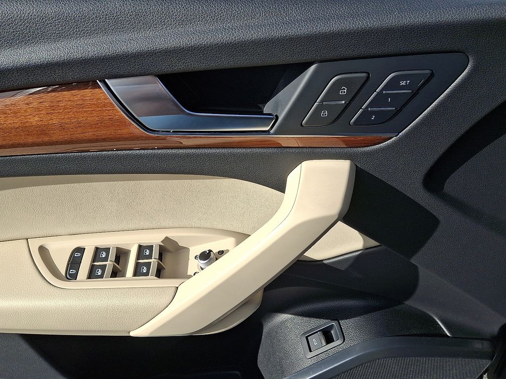 Thumbnail: 2022 Audi Q5 - 12