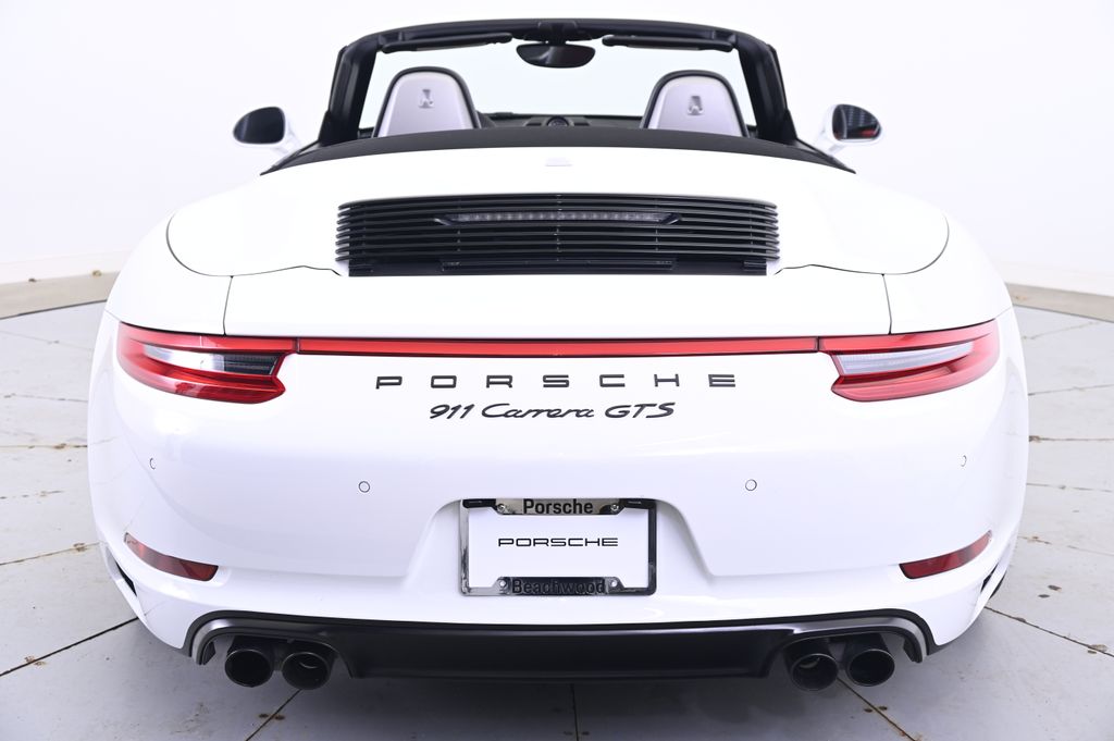 Thumbnail: 2015 Porsche 911 - 6