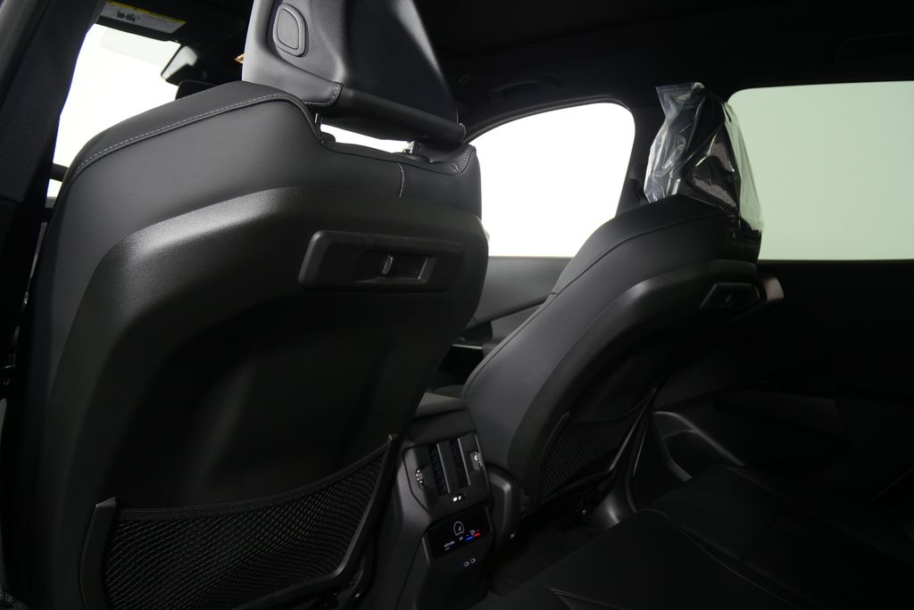 Thumbnail: 2026 BMW X3 - 16