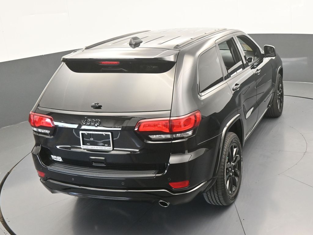 Used 2021 Diamond Black Crystal Pearlcoat Jeep Laredo X image 45