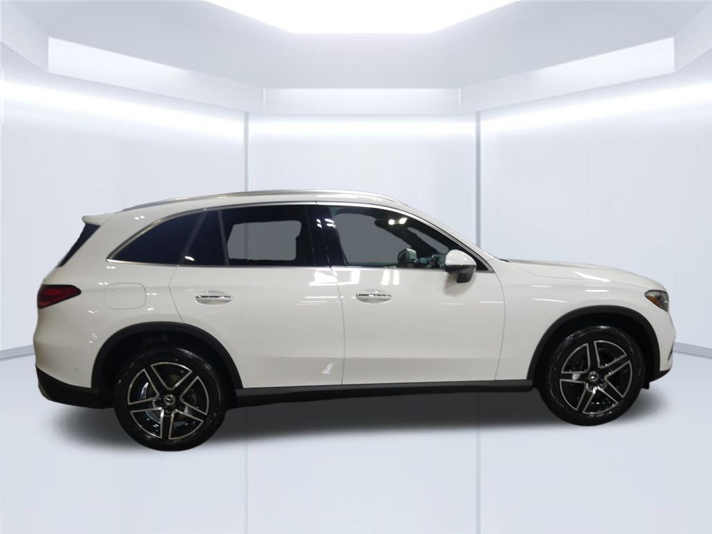Thumbnail: 2026 Mercedes-Benz GLC - 6