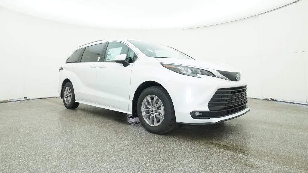 Thumbnail: 2025 Toyota Sienna - 31