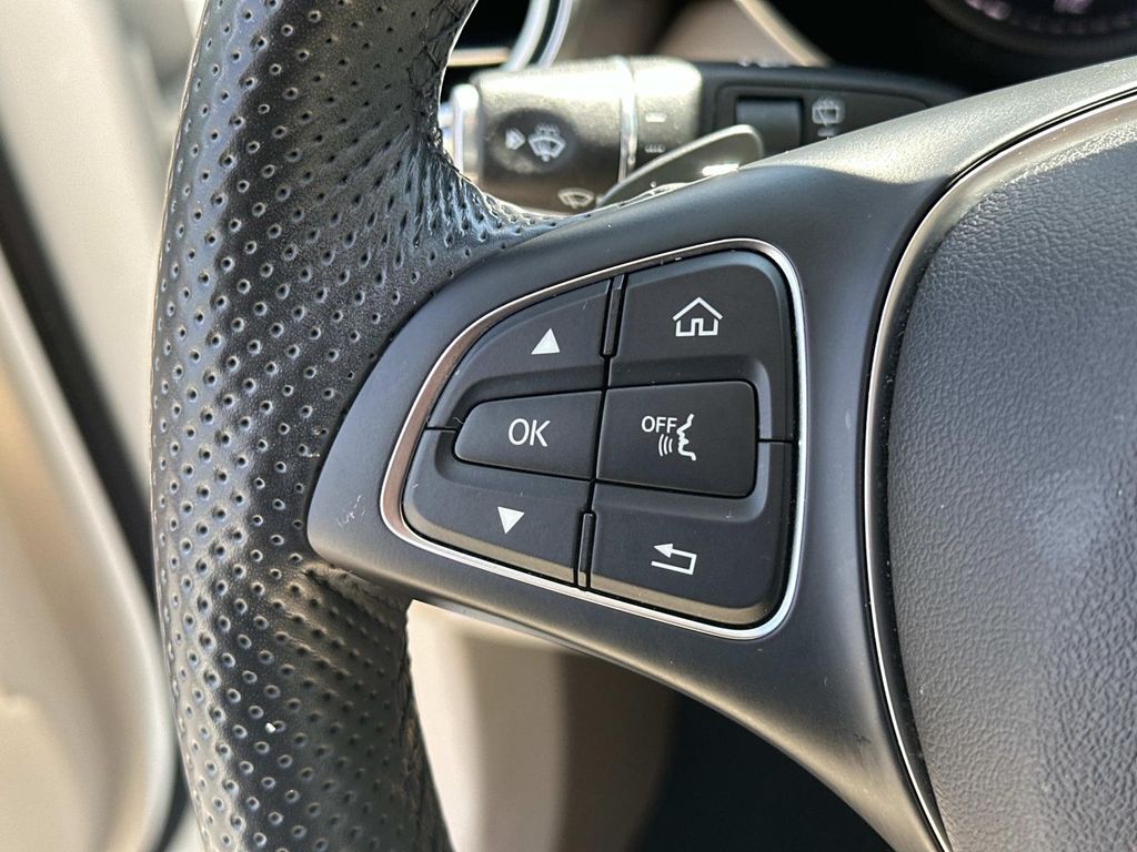Thumbnail: 2019 Mercedes-Benz GLC - 27