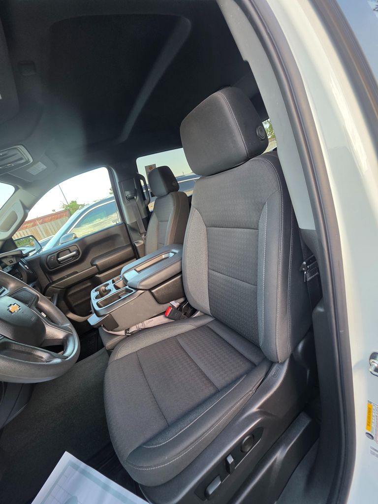 2025 Chevrolet Silverado 1500 Custom Crew Cab RWD