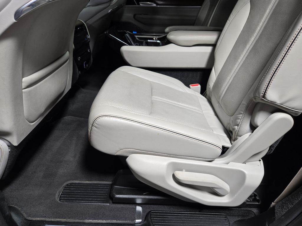 2022 Jeep Grand Wagoneer Series II - Photo 34