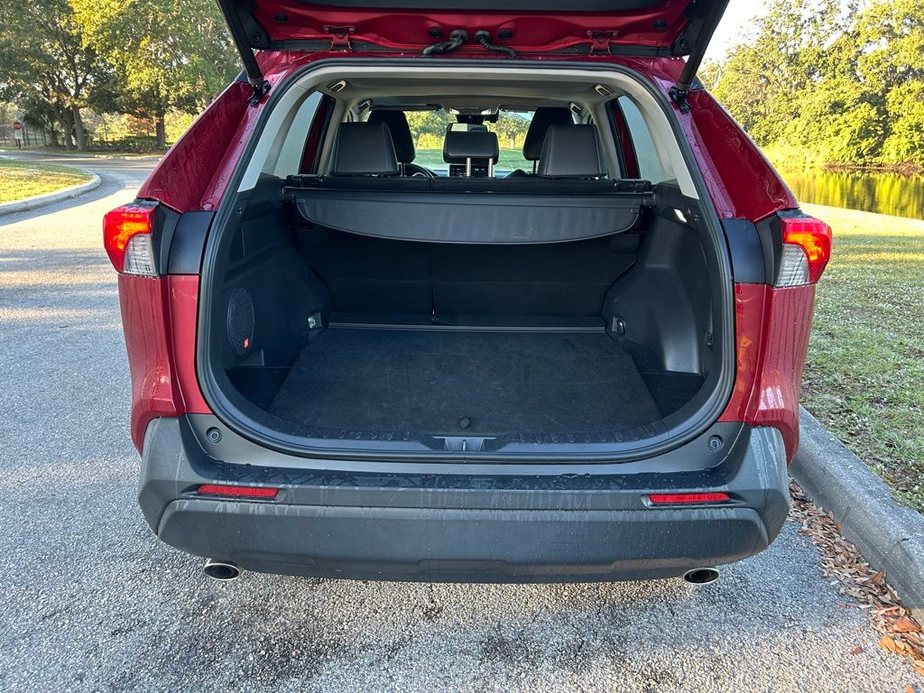 Thumbnail: 2021 Toyota RAV4 - 10