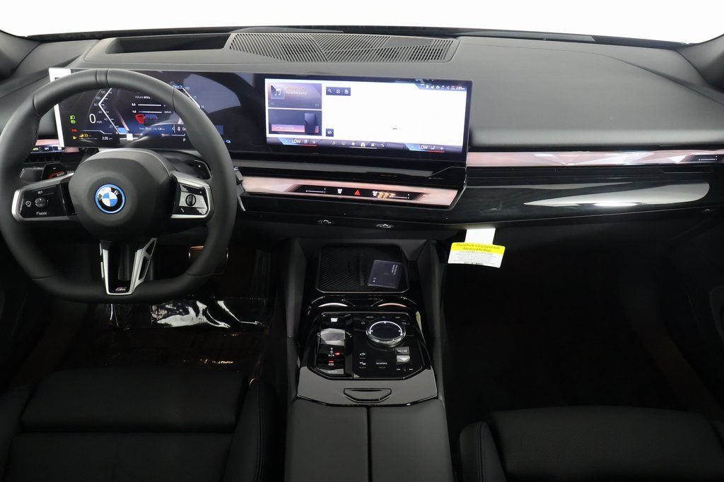 Thumbnail: 2027 BMW 5 Series - 4