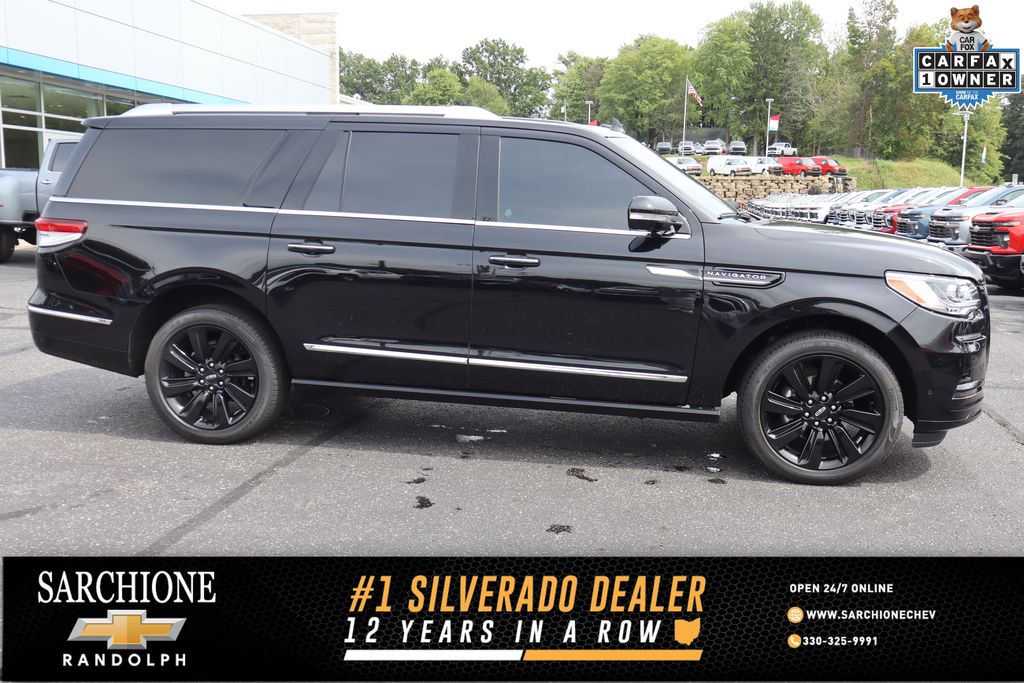 Black Metallic 2024 Lincoln Navigator SUV / Crossover Four-Wheel Drive Automatic