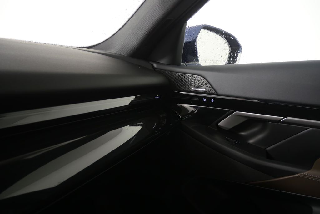 Thumbnail: 2025 BMW 5 Series - 26