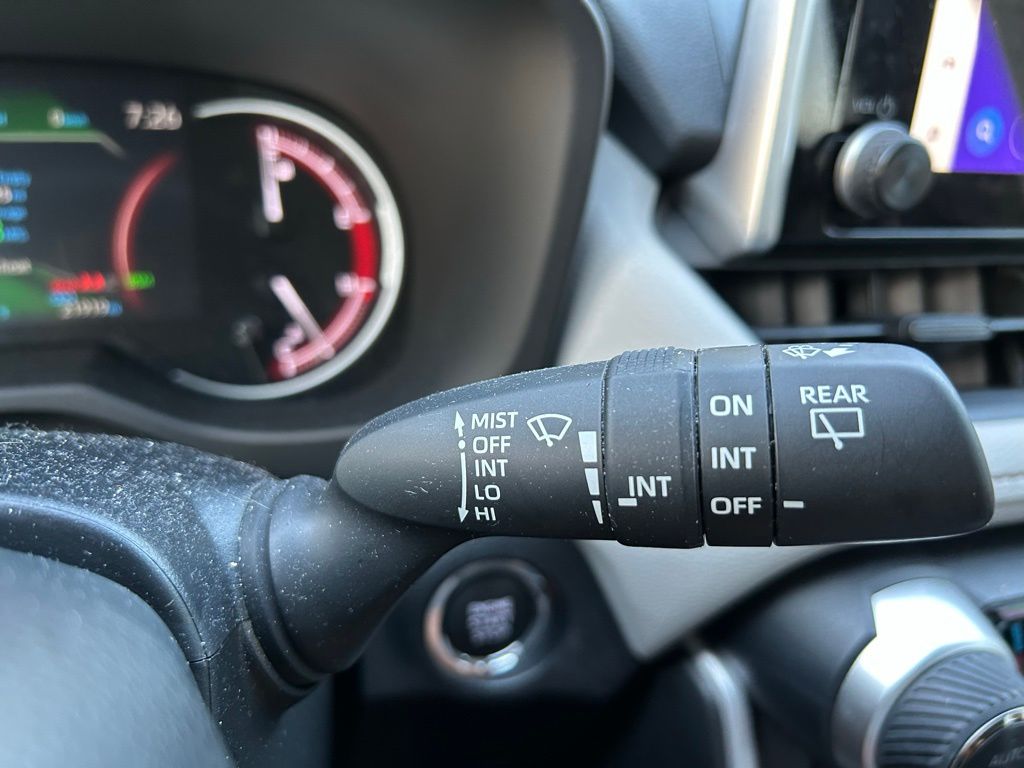 2023 Toyota RAV4 XLE 25