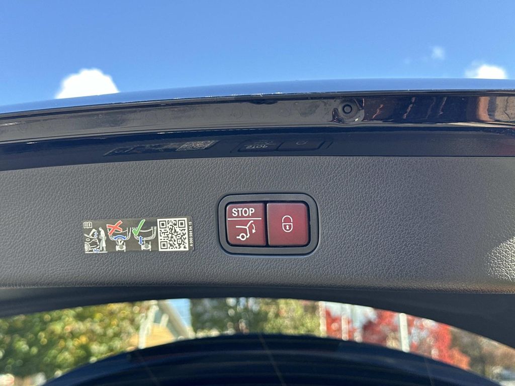 Thumbnail: 2023 Mercedes-Benz GLC - 29