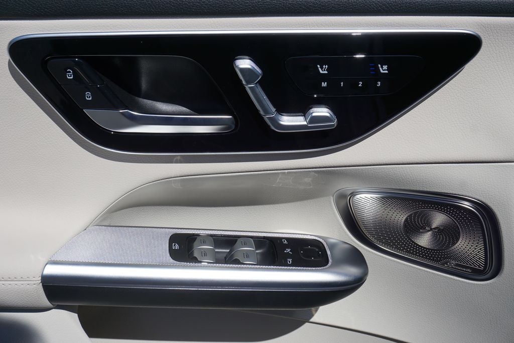 Thumbnail: 2026 Mercedes-Benz GLC - 23