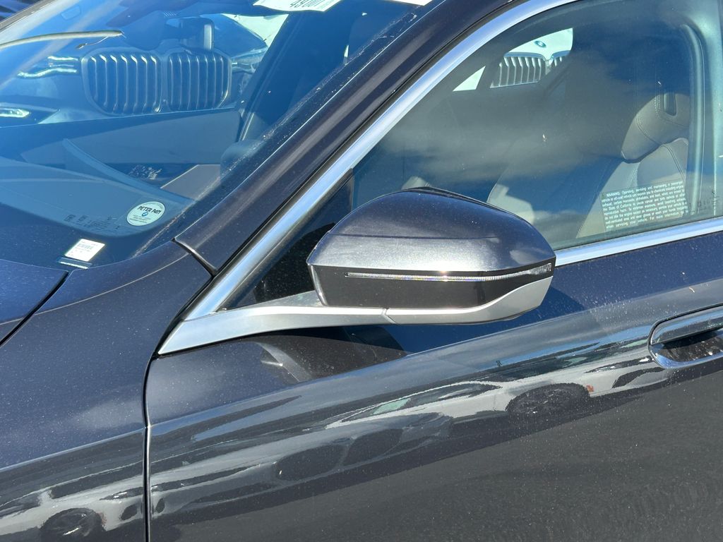 Thumbnail: 2026 BMW 5 Series - 10